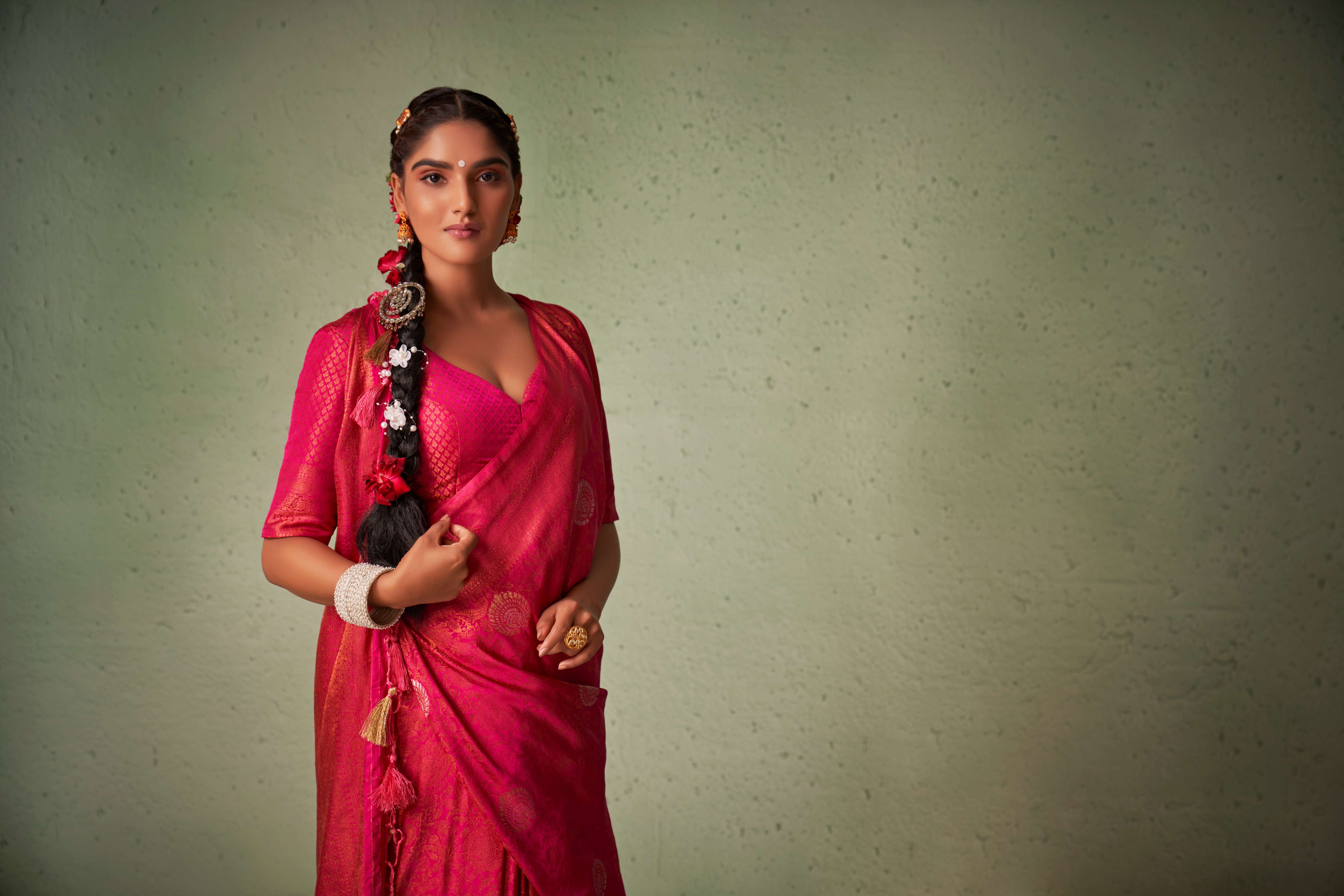 Barbie Pink Copper Zari Kanjivaram Silk Saree - Image 3