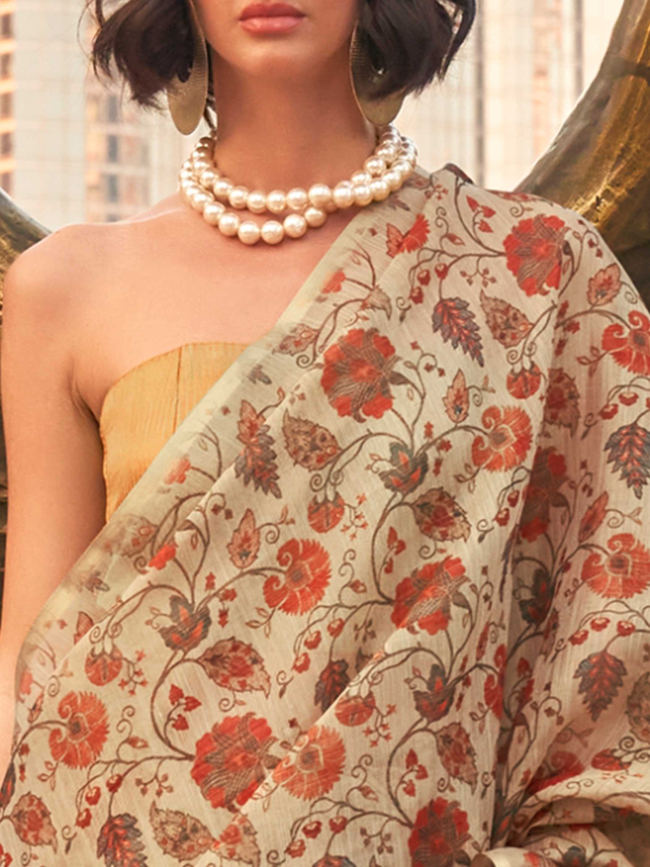 Beige-Golden Saree in Handwoven Zari Tissue Featuring Floral Print - Image 4