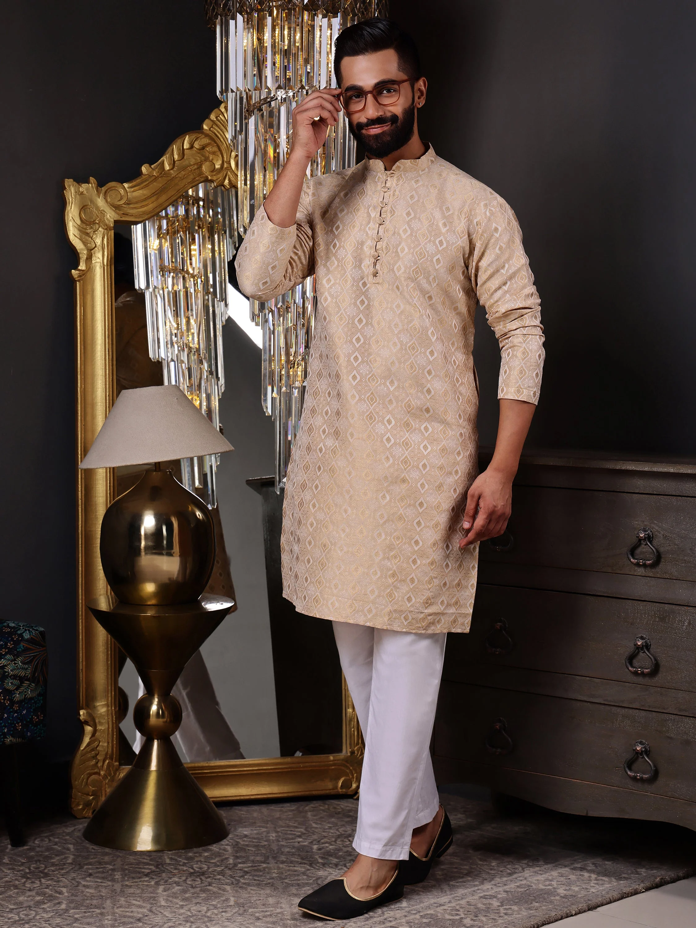 Brown Jacquard Kurta with Ornate Potli & Rhombus Motif - Image 4