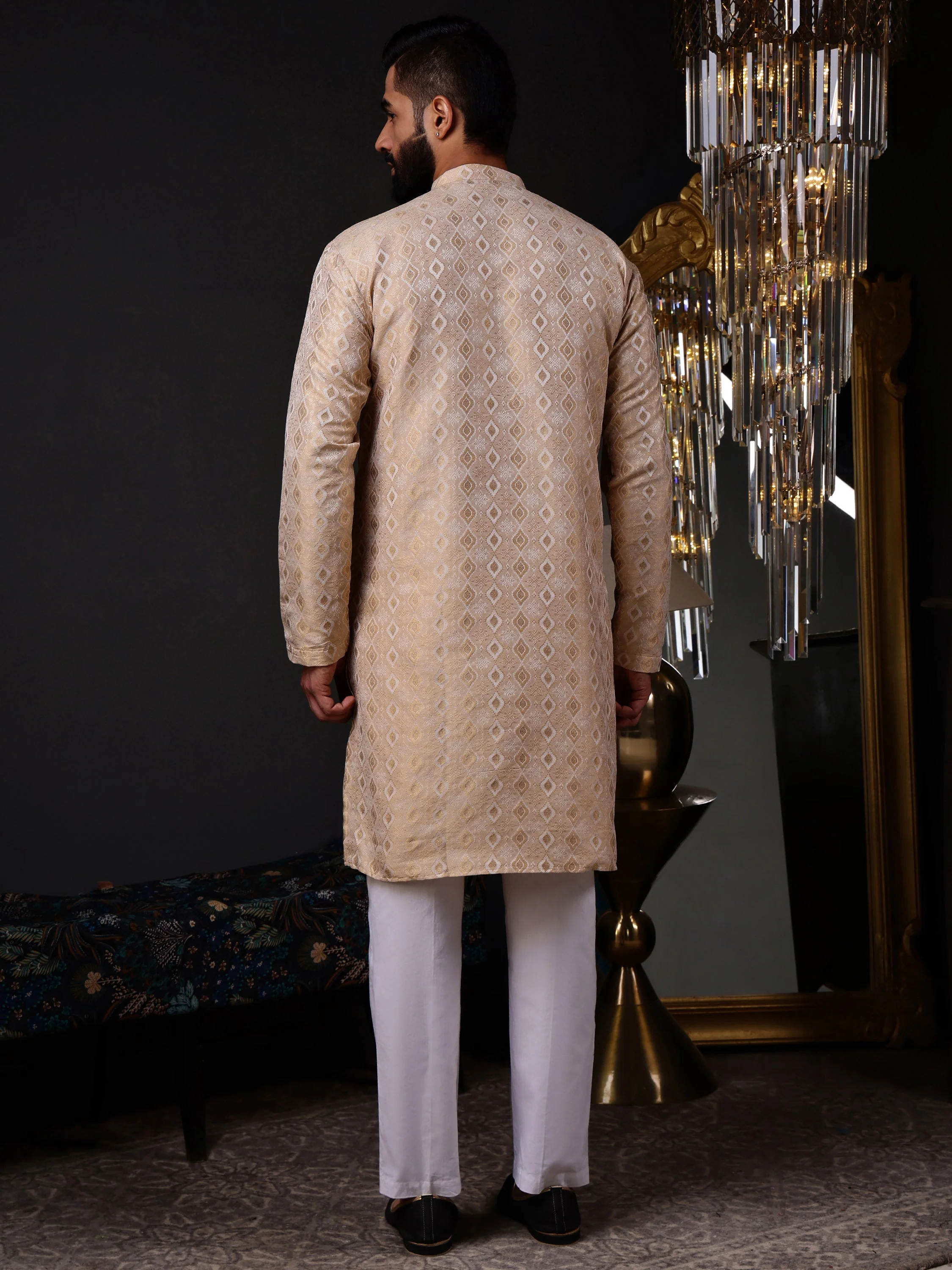Brown Jacquard Kurta with Ornate Potli & Rhombus Motif - Image 5