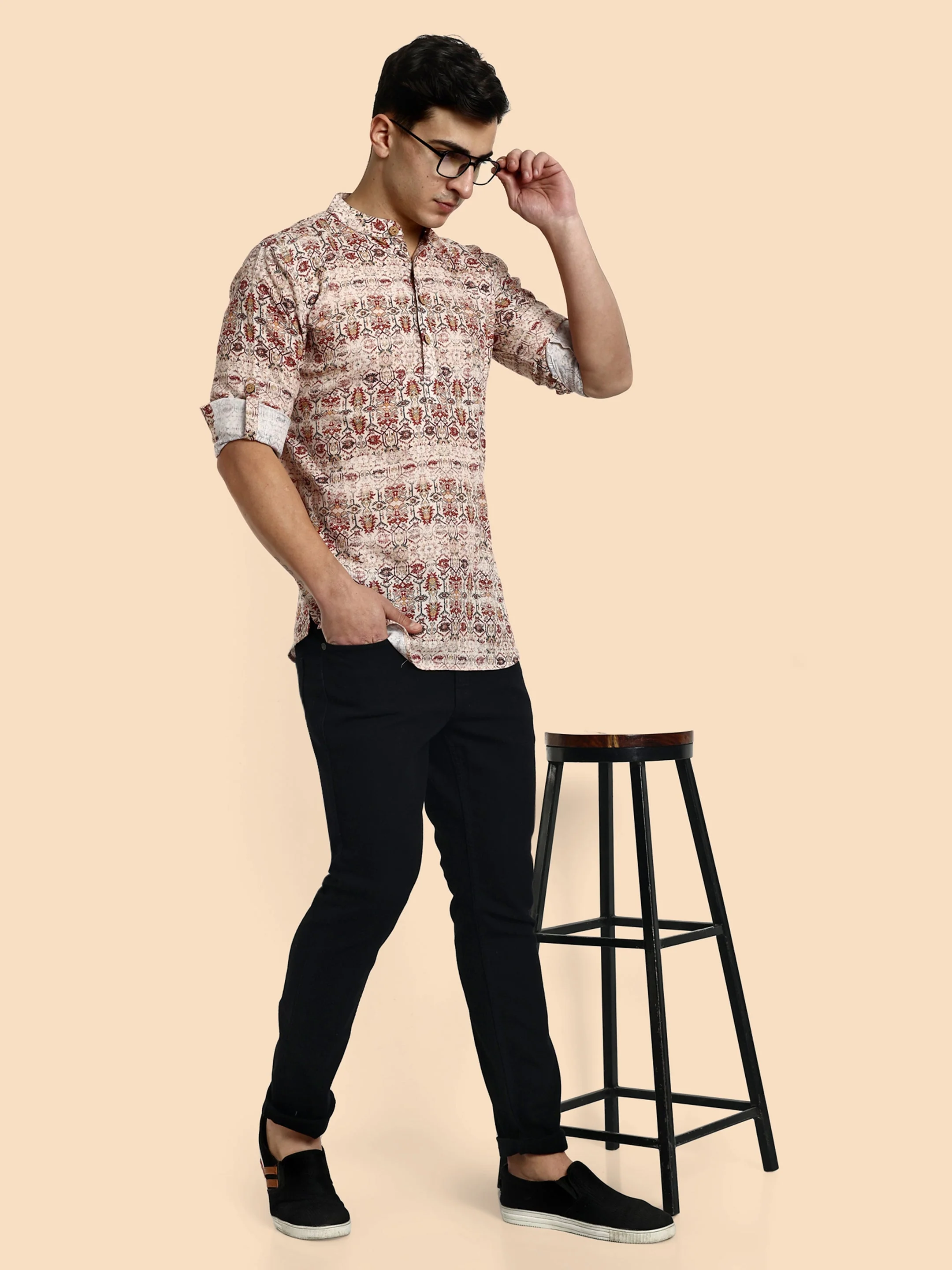 Off White Printed Men's Short Kurta - Image 7