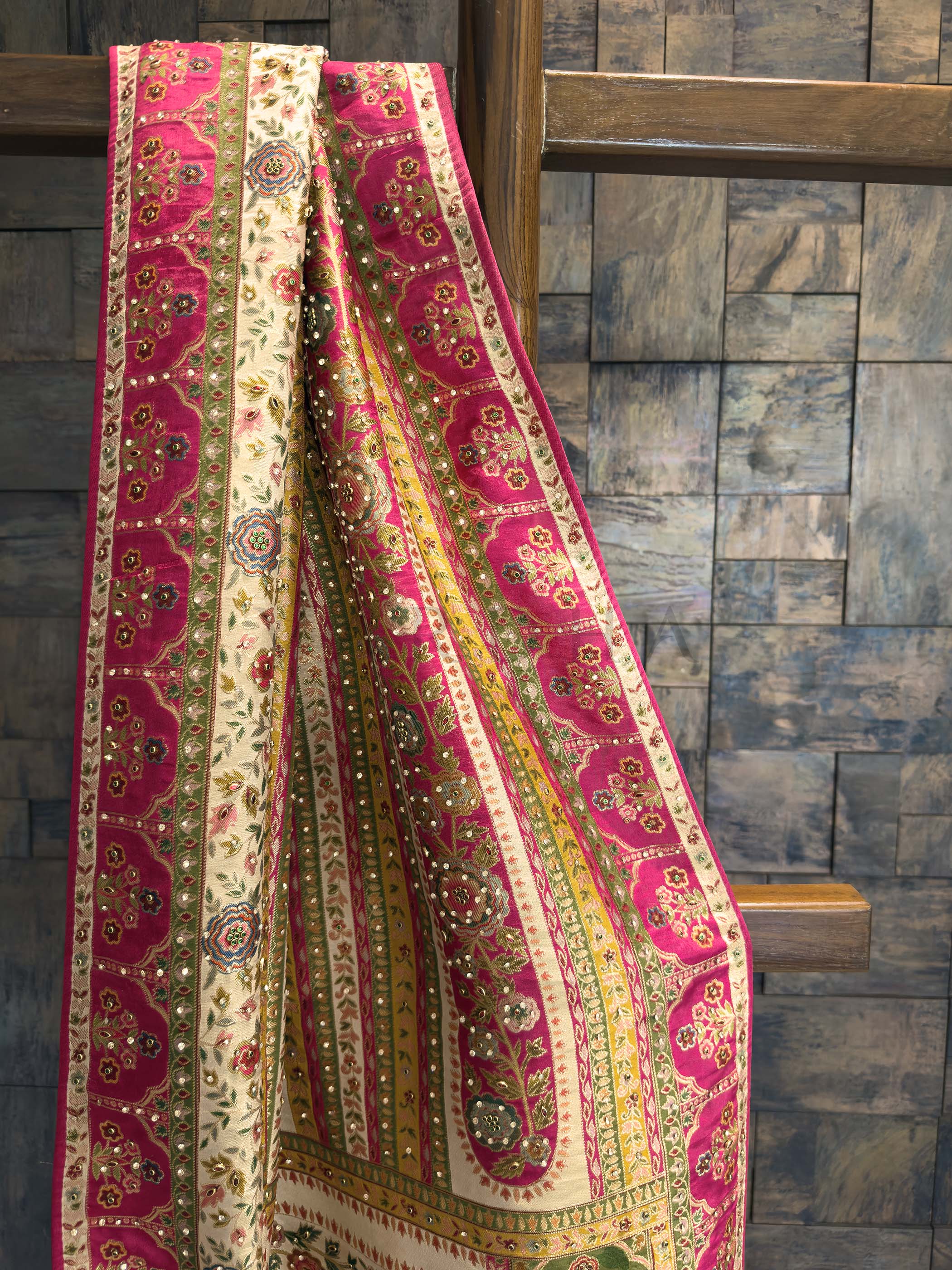 Cream & Pink Viscose Saree | Mughal Jharokha Embroidery with Zarkan Work - Image 3