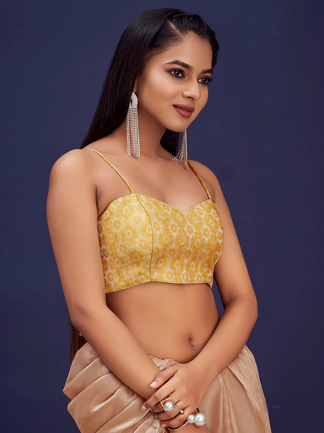 Cream Sweetheart Neck Sleeveless Padded Blouse with Gold Zari - Image 3