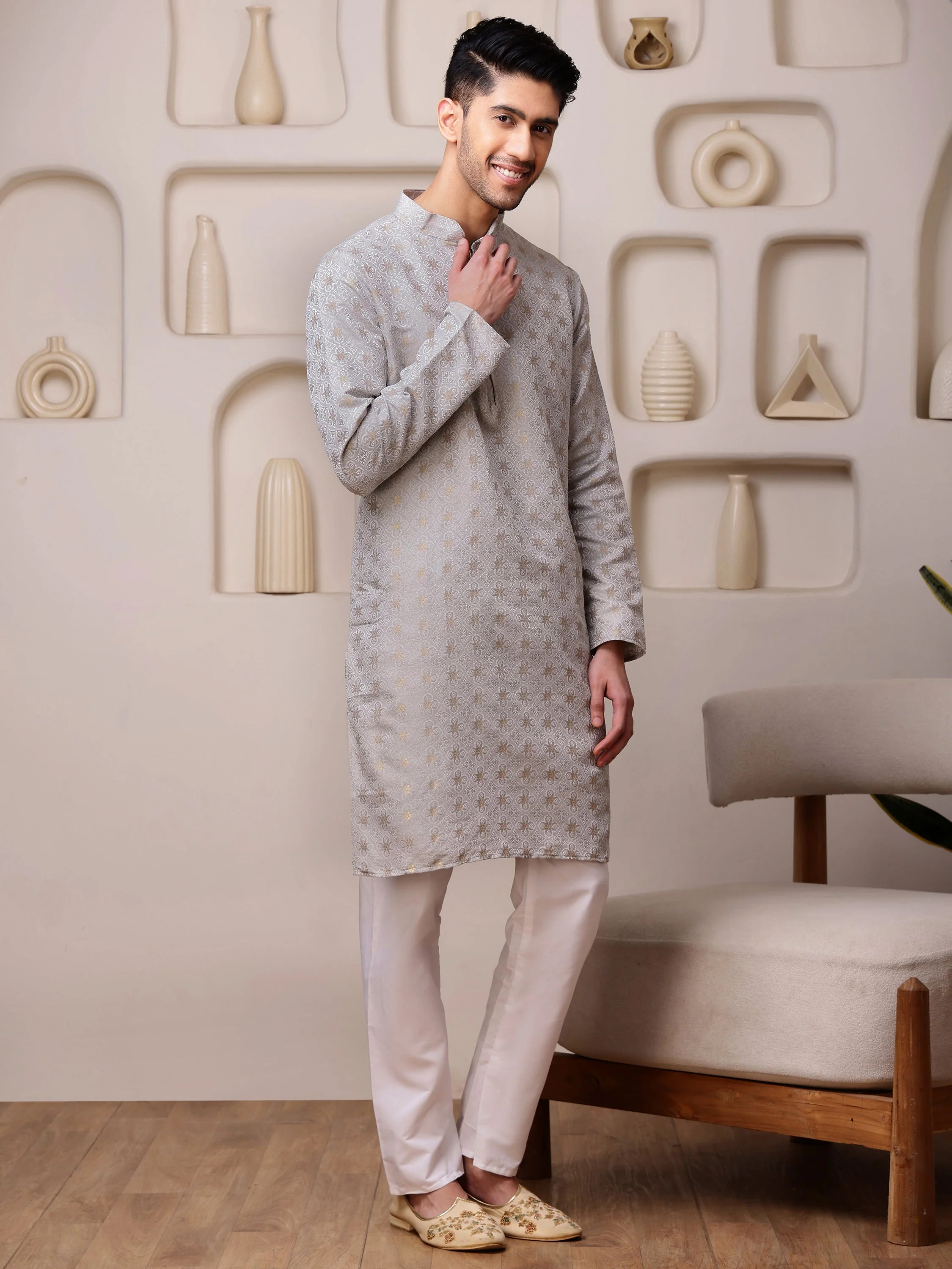 Grey Jacquard Kurta with All-over Floral Motifs - Image 5