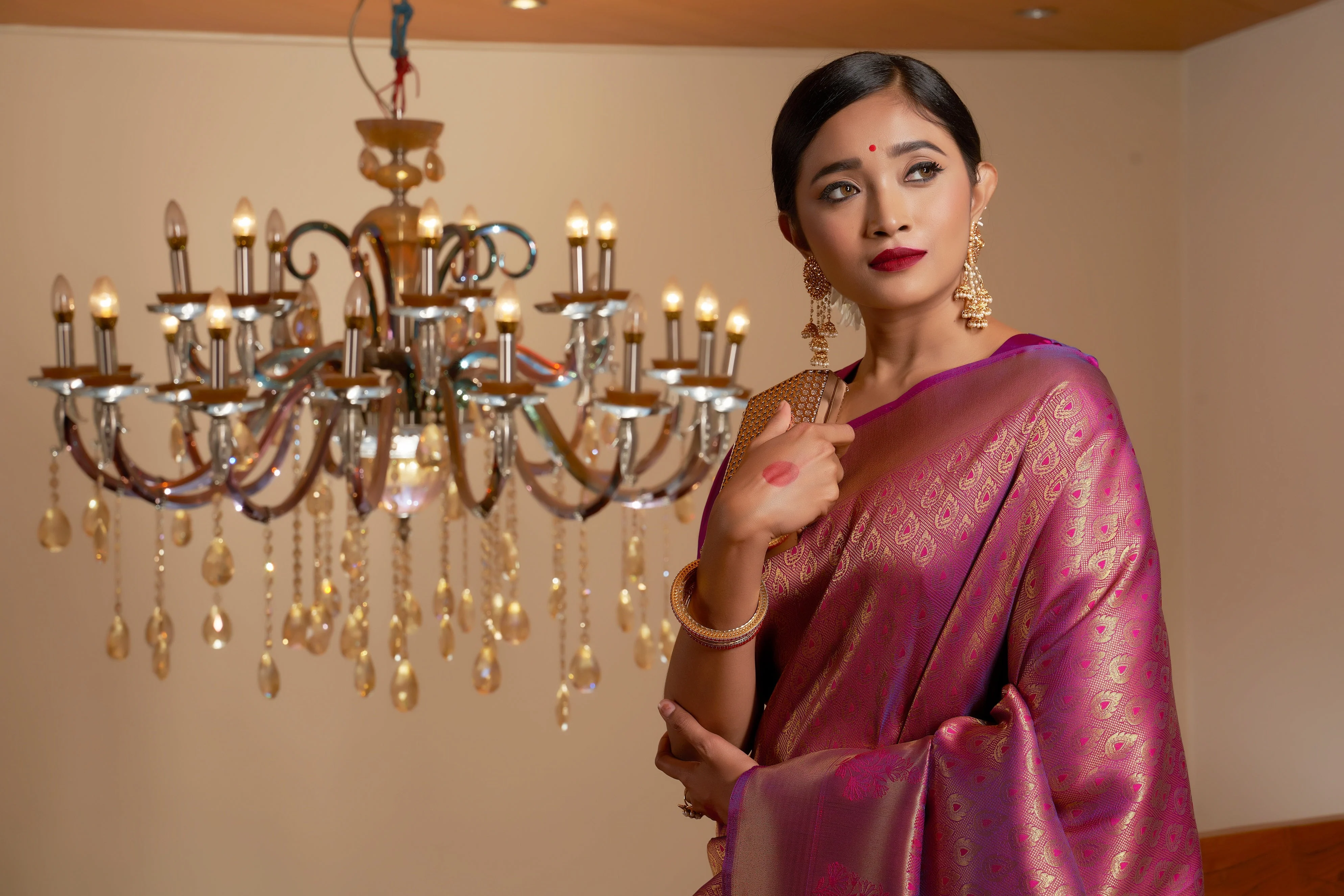Mauve Wine Golden Zari Kanjivaram Silk Saree - Image 3
