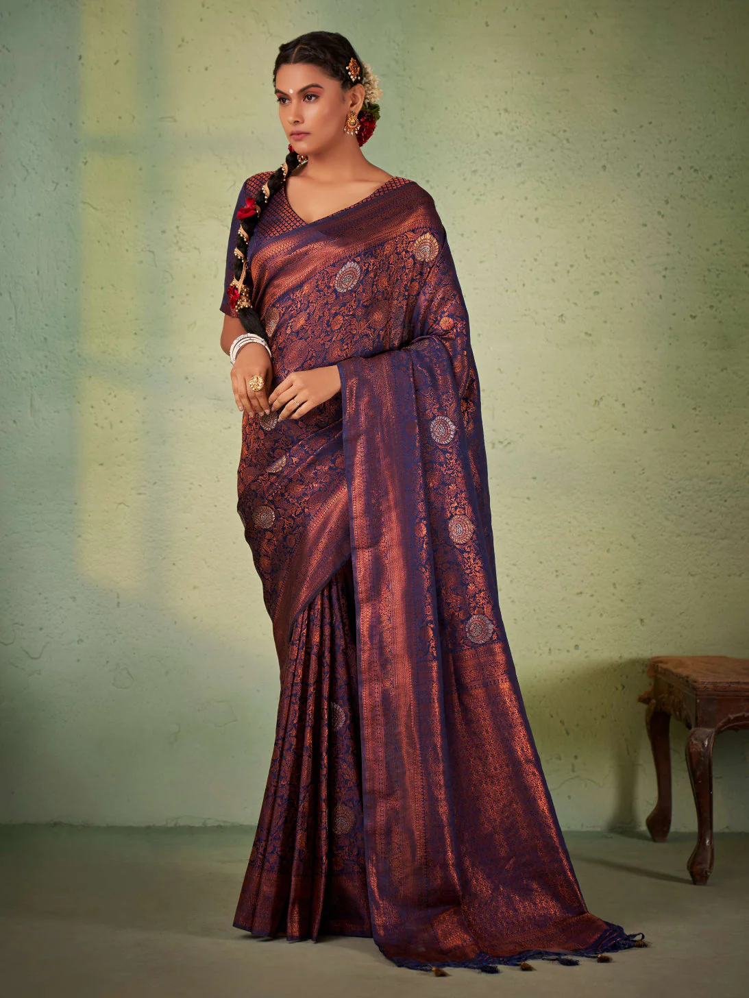 Midnight Blue Copper Zari Kanjivaram Silk Saree - Image 4