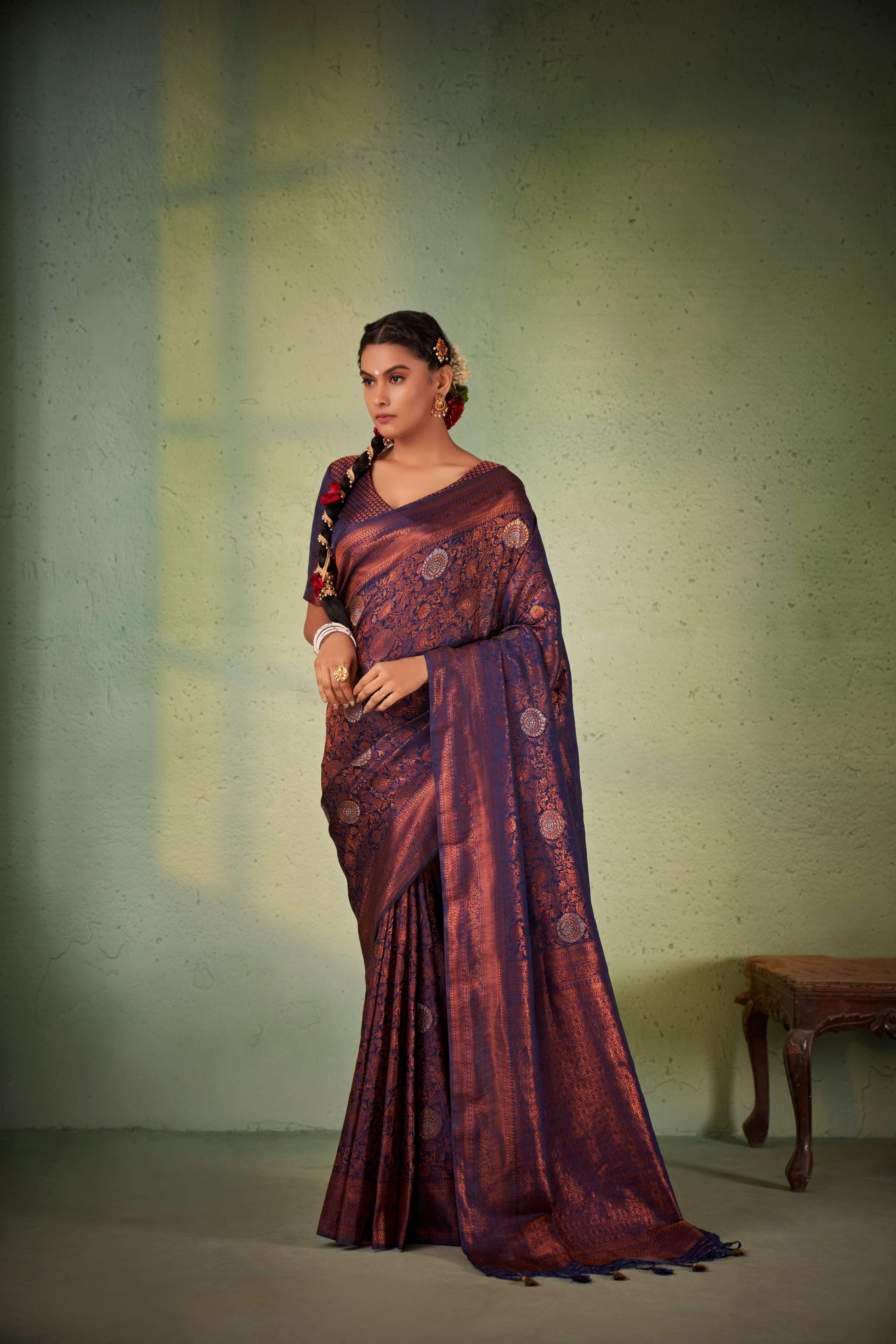 Midnight Blue Copper Zari Kanjivaram Silk Saree - Image 5