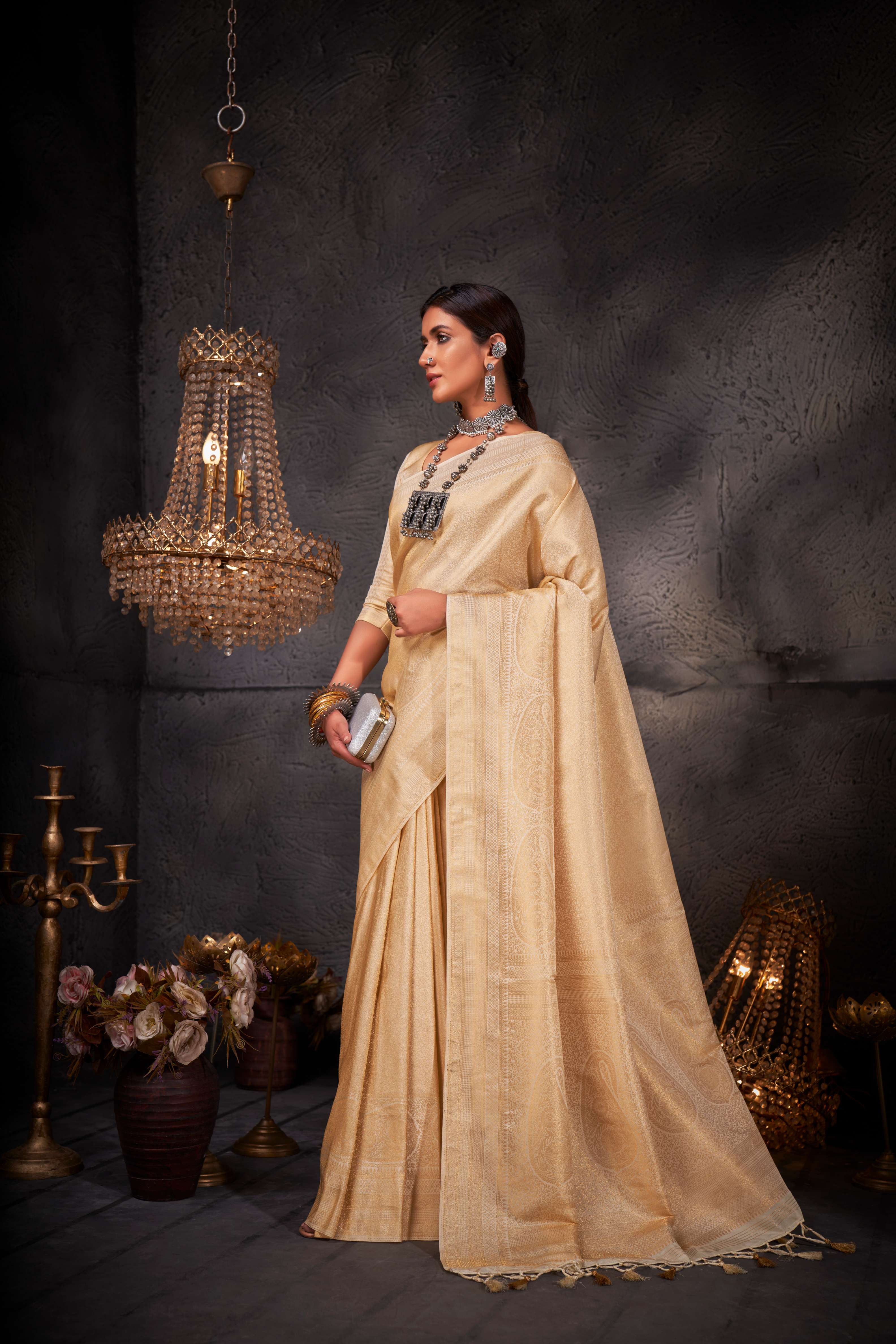Off-white Gold Zari Kanjivaram Silk Saree - Image 4