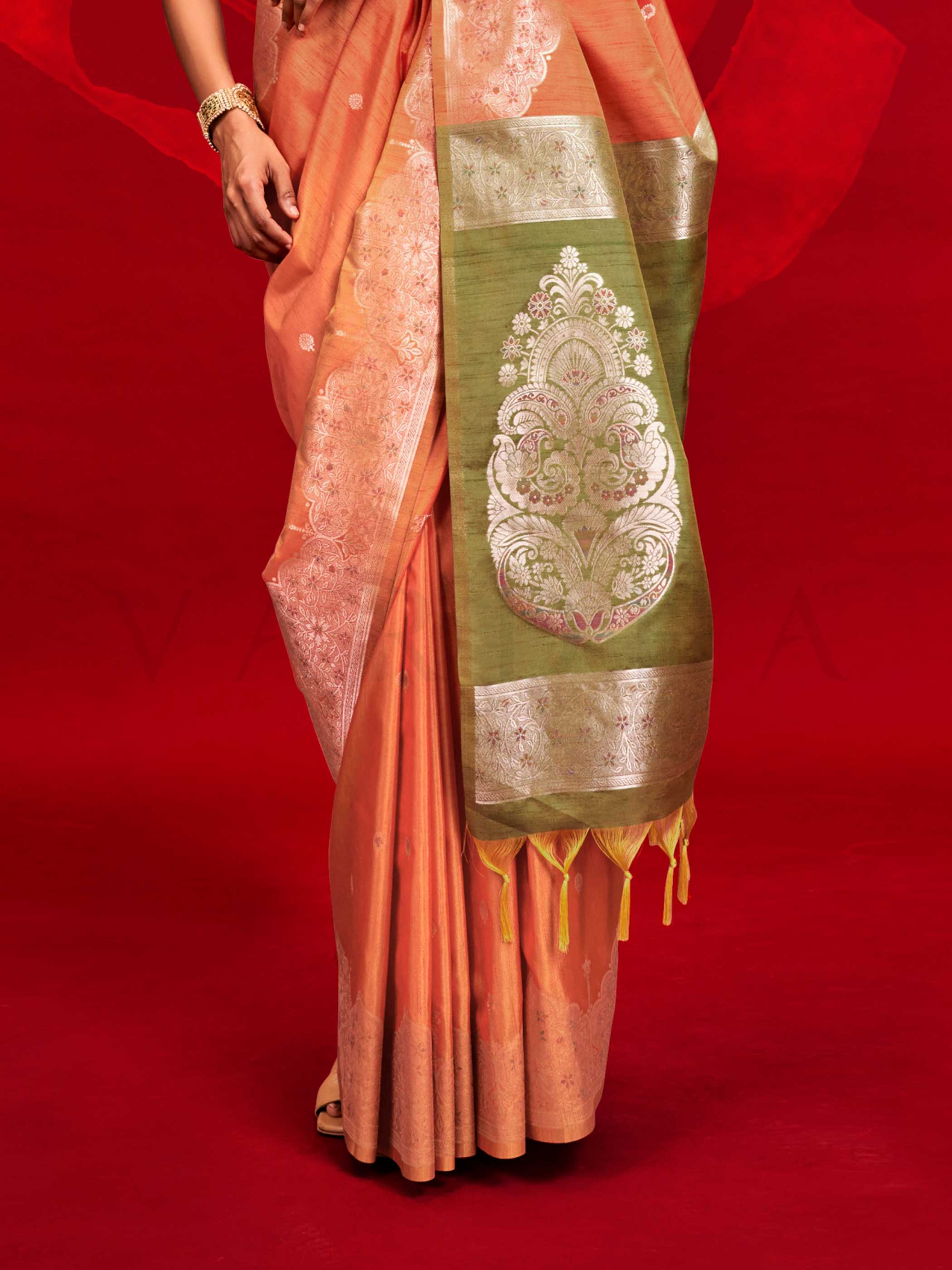 Peach Tussar Silk Handloom Saree with Gold Zari Pallu - Image 3
