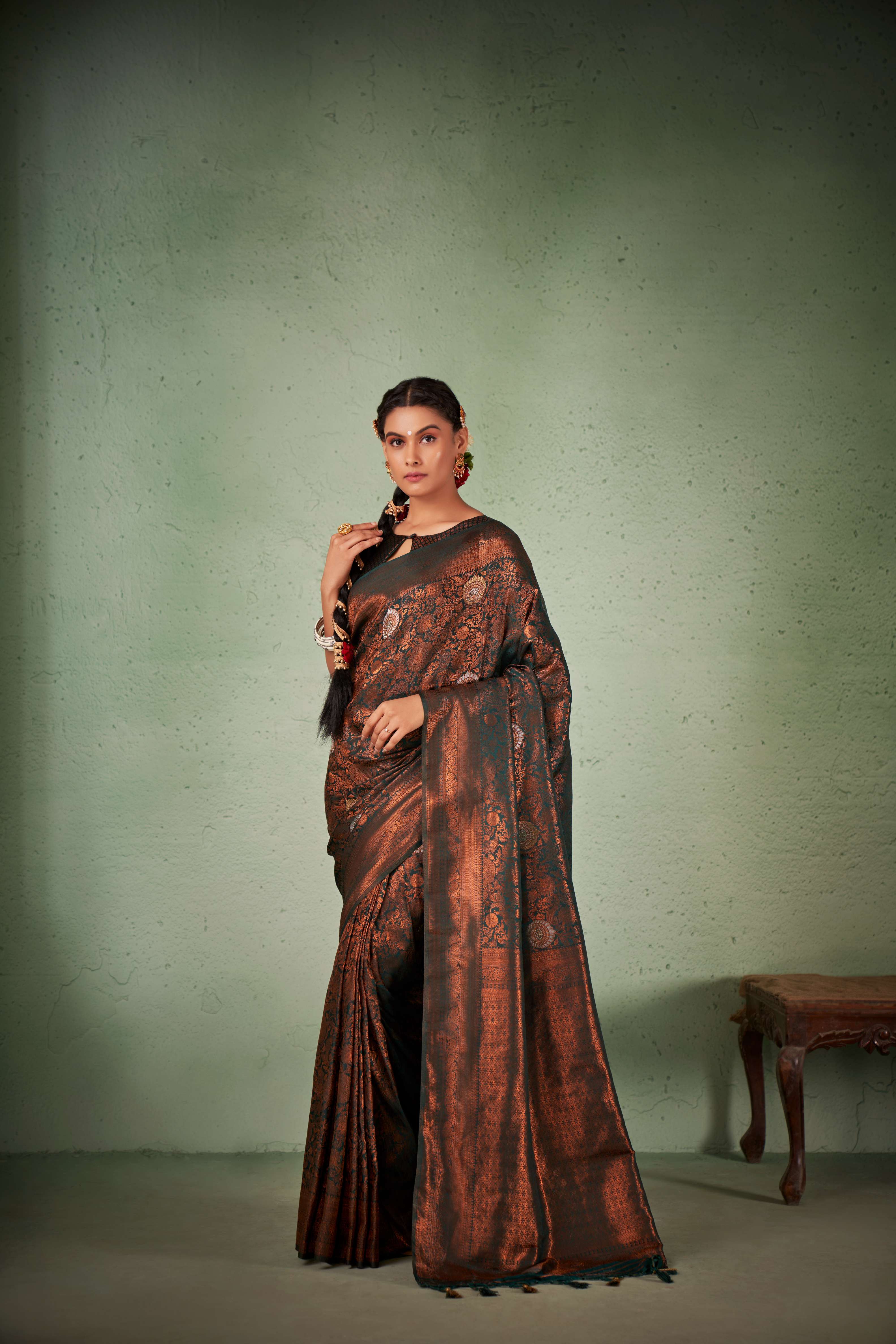 Phthalo Green Copper Zari Kanjivaram Silk Saree - Image 3