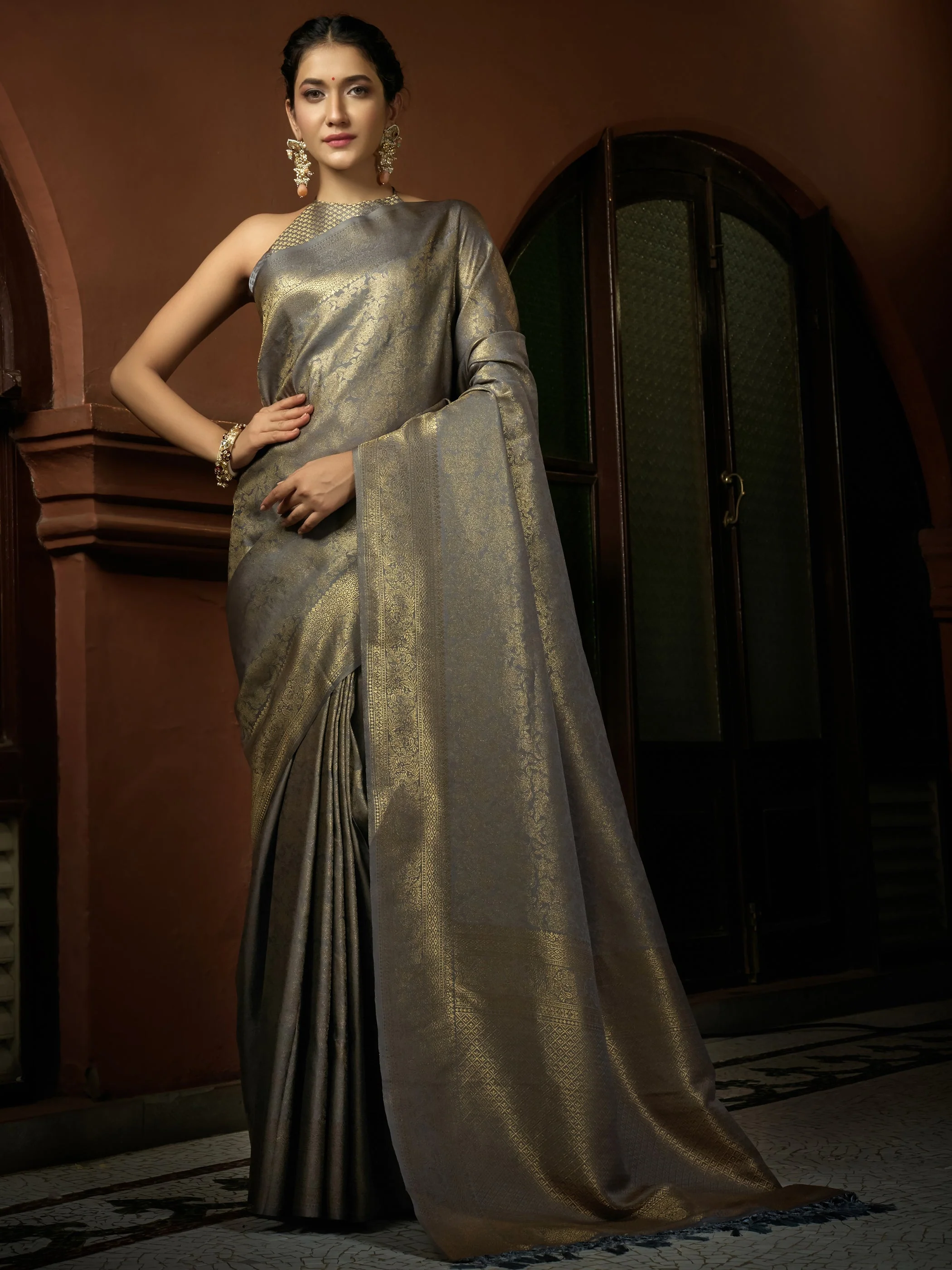 Platinum Grey Golden Zari Kanjivaram Silk Saree - Image 3