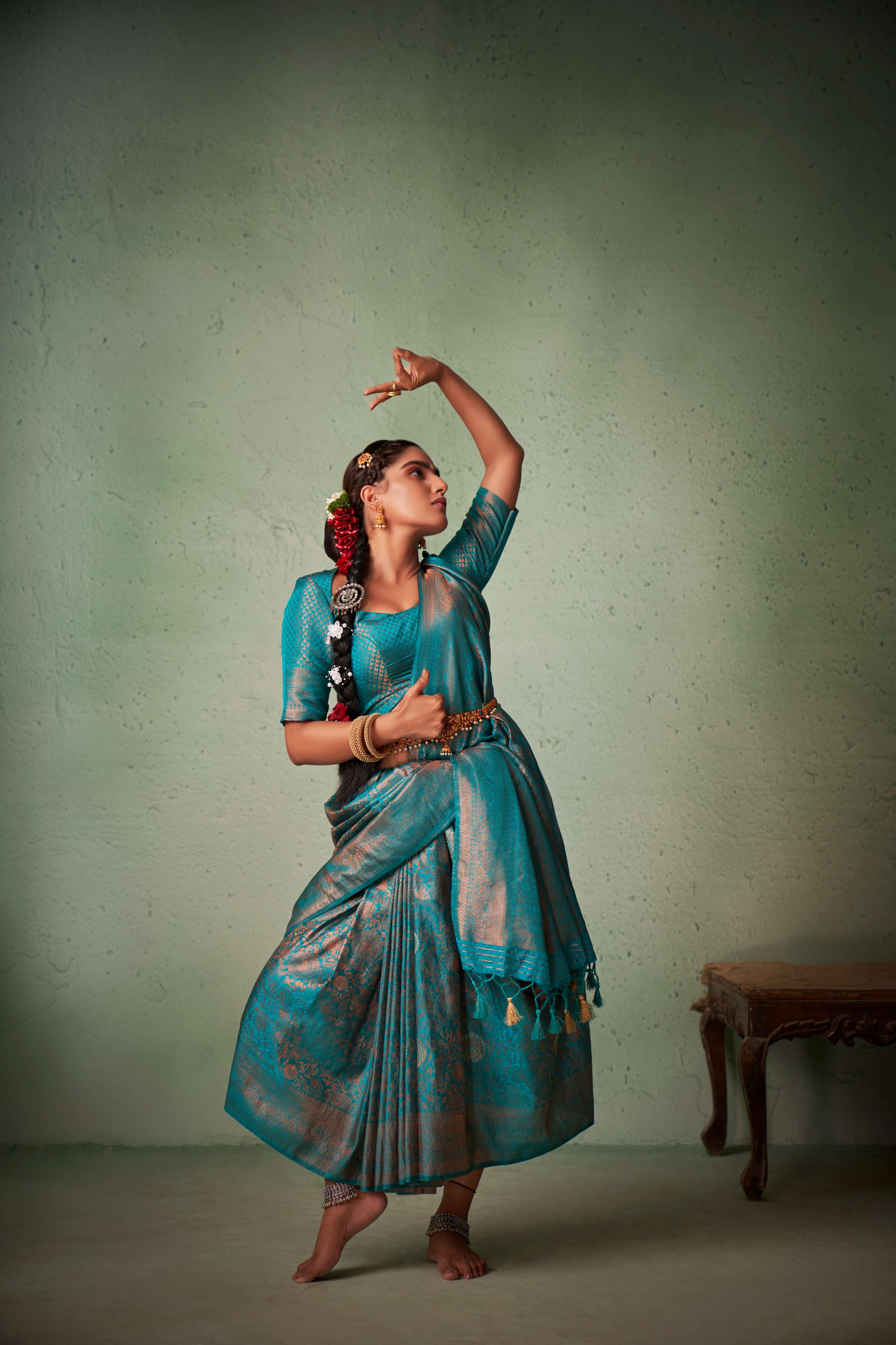 Turquoise Blue Copper Zari Kanjivaram Silk Saree - Image 3