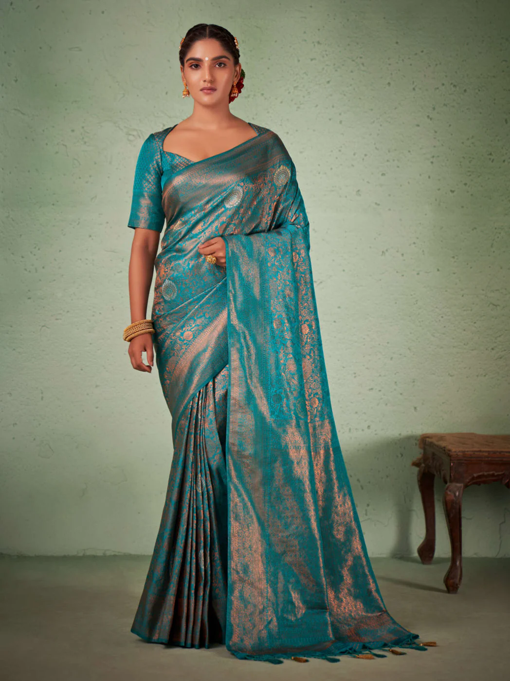 Turquoise Blue Copper Zari Kanjivaram Silk Saree - Image 5