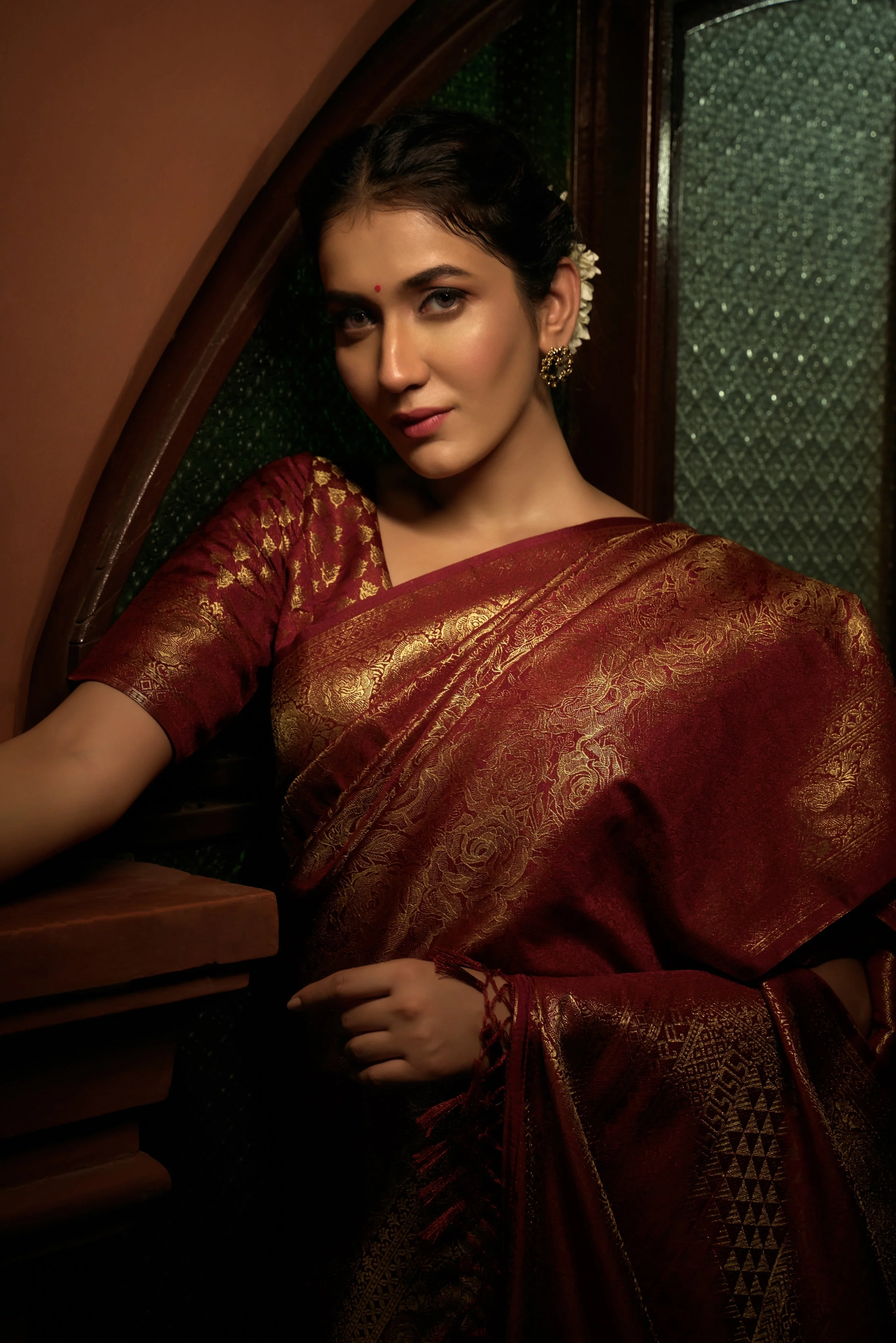 Venetian Maroon Golden Zari Kanjivaram Silk Saree - Image 4
