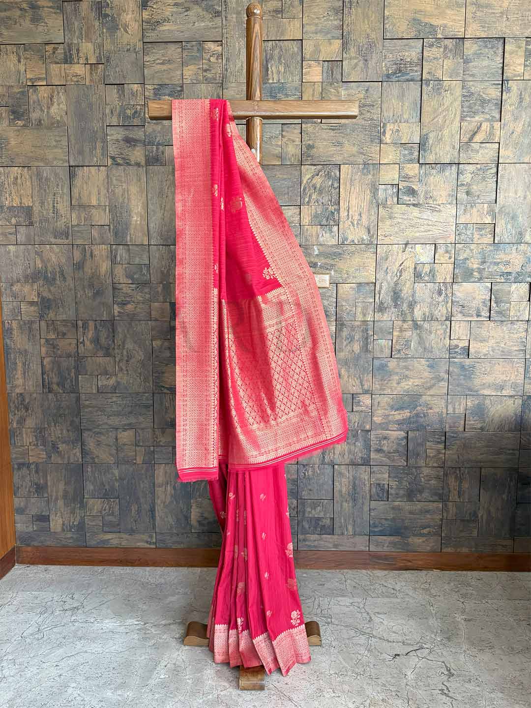 Viva Magenta Tussar Silk Saree with Zari Border - Image 5