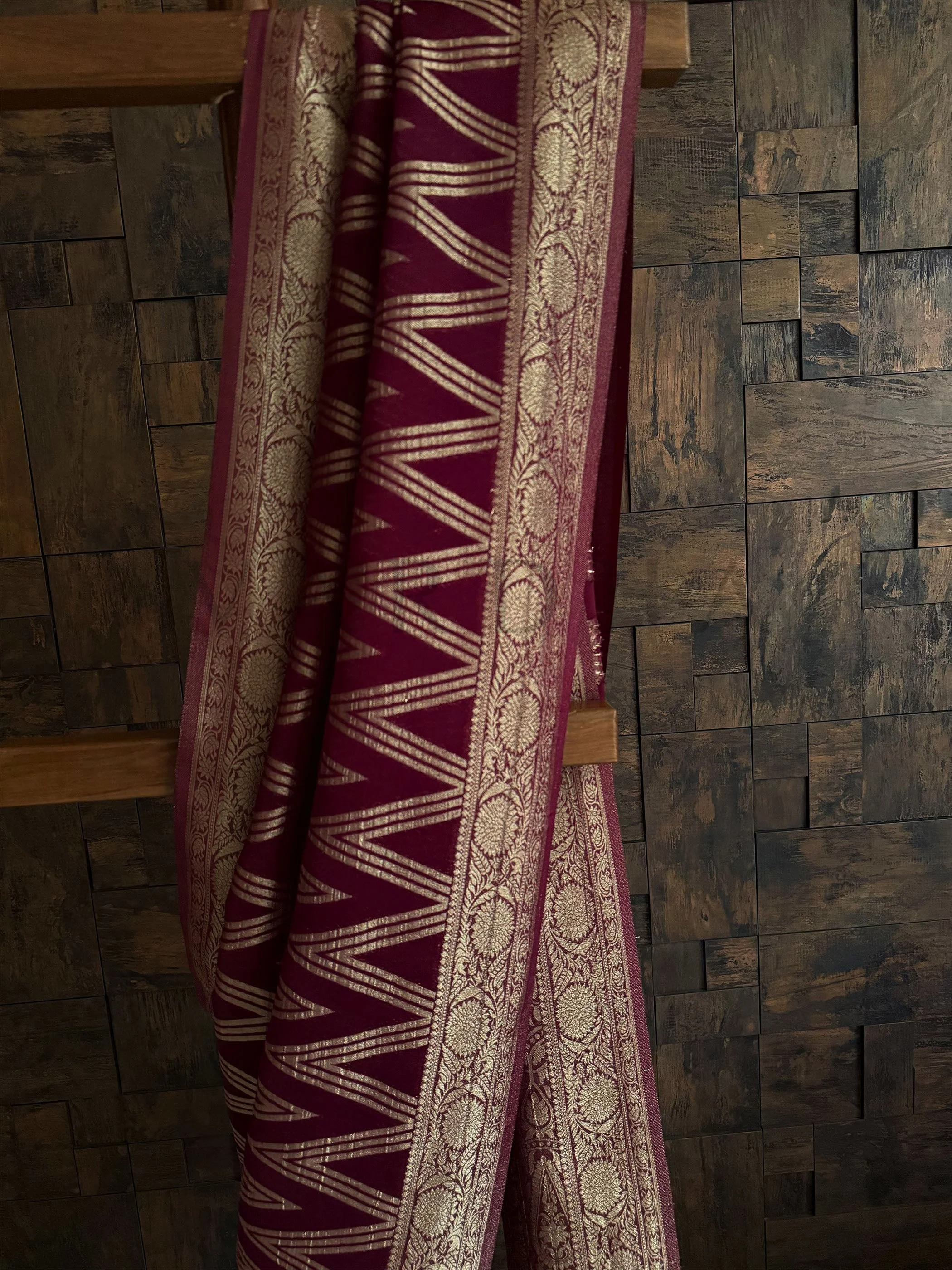 Wine Feather Soft Saree with Rich Zari Woven Pallu - Image 5